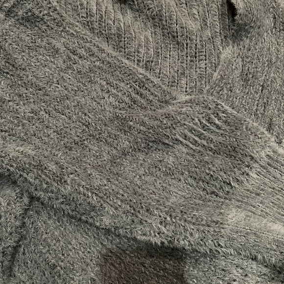 Urban Outfitters Criss across sweater - Picture 3 of 3